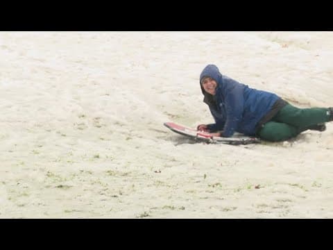 Texas reporter tries snow sledding on live TV