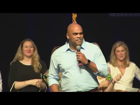 Senate candidates Cruz and Allred speak to supporters on the campaign trail