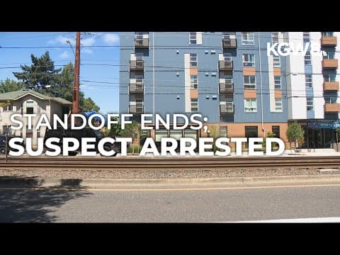 Man arrested after climbing onto East Portland apartment roof