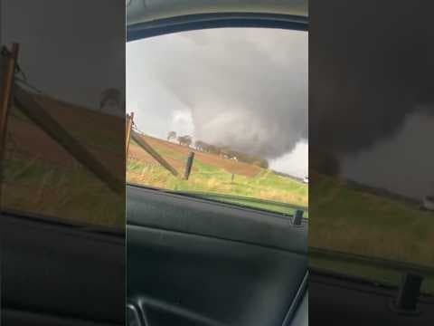 Massive tornado caught on video in Iowa