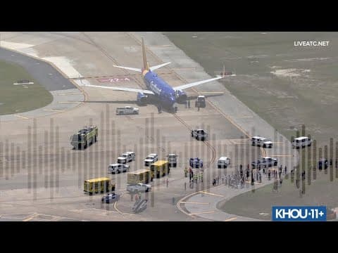 Air traffic control audio: Flight from Houston to Cabo returns to Hobby after engine fire