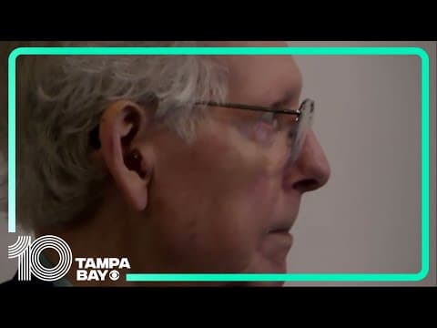 Senator Mitch McConnell freezes at press conference again