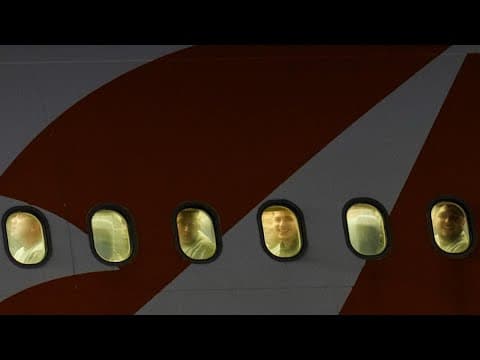 Supreme Court allows Trump to deport Venezuelans under wartime law, but only after judges' review