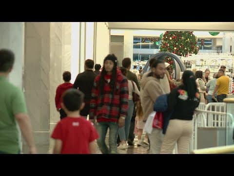 Lakeside Mall parking frenzy reflects usual Christmas Eve shopping rush in New Orleans