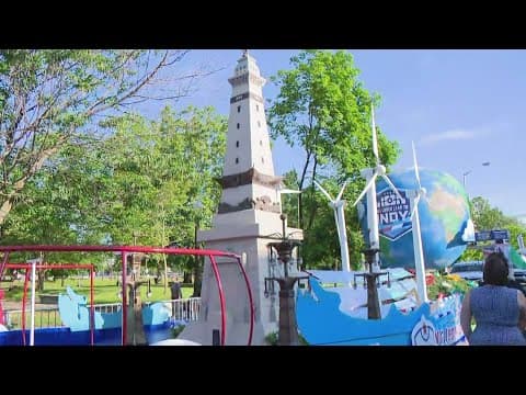 LIVE | Floats arrive for the AES 500 Festival Parade