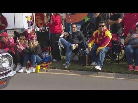 Holiday Bowl Parade underway in Downtown San Diego