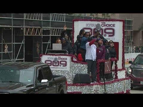 TSU, KTSU The Choice floats through the H-E-B Thanksgiving Day parade