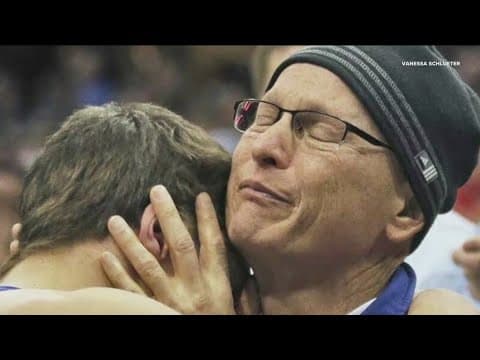 McKee brothers reflect on iconic picture 10 years after losing Dad to cancer