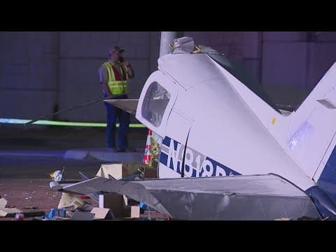 Update: 4 injured after plane crashes into 3 cars on highway in Victoria, Texas