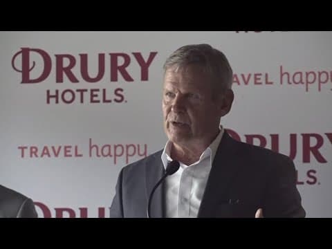 Gov. Bill Lee helps open new hotel in Pigeon Forge