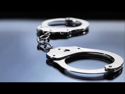 Registered sex offender accused of throwing bottles of urine at store employee in St. Petersburg