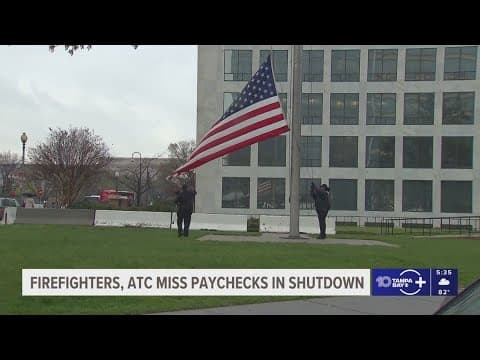 Federal workers miss paychecks as government shutdown continues