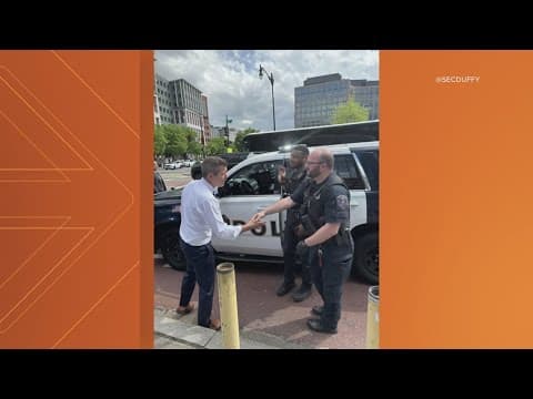 Metro officer stabbed in face by fare evader