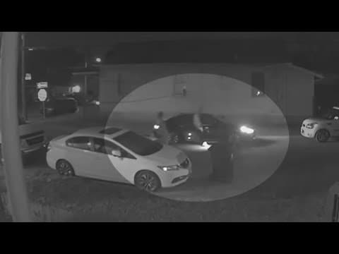 Six college-age students robbed at gunpoint overnight on Hillary Street