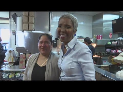 Women business owners teaching the ropes to young workers