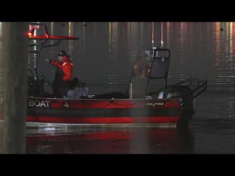 No survivors after American Airlines flight collides with military helicopter near DC, at least 28 b