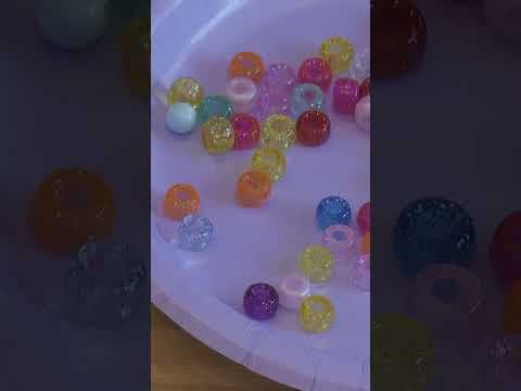 Minneapolis fans prepare for #ErasTour by making friendship bracelets. #shorts #kare11 #taylorswift