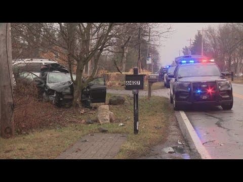 Police: Suspects injured in crash after reported robbery at Kroger in Worthington