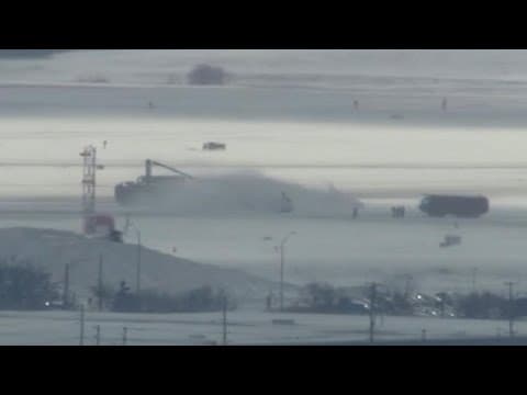 TOWER AUDIO | Delta plane upside down at Toronto Pearson International Airport
