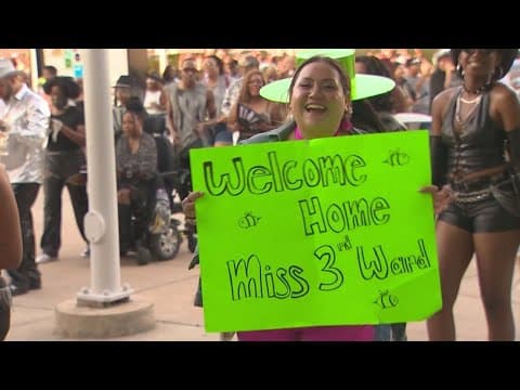 Beyoncé fans flock to NRG Stadium for 2nd Houston performance