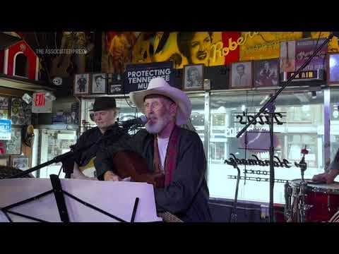 There's no alcohol at this Nashville honky-tonk on Sundays, only gospel