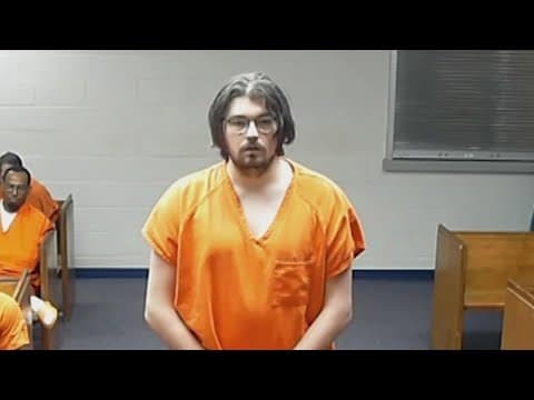 Former substitute teacher accused of sending sexual messages to, asking for nudes from 16-year-old