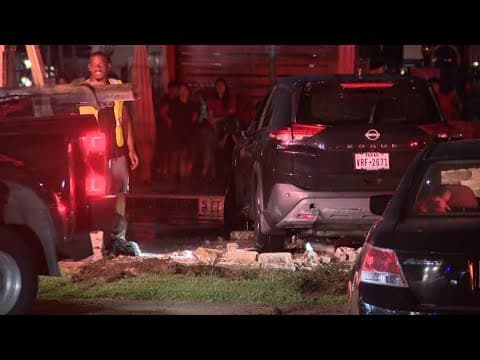 Watch: SUV pulled from pool in southwest Houston