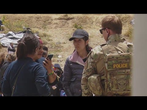 Crisis at the U.S-Mexico border: Hundreds more migrants arrive for asylum