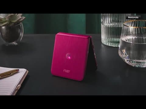 Motorola releases new razr flip phone