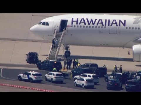 Flight evacuated after bomb threat at San Diego International Airport | 11 a.m. update