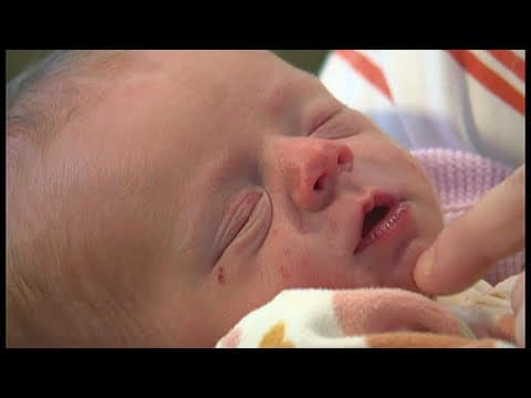 Ohio mom gives birth inside ambulance outside of home