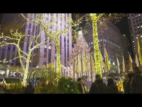 Therapist gives tips on how to manage stress during the holidays