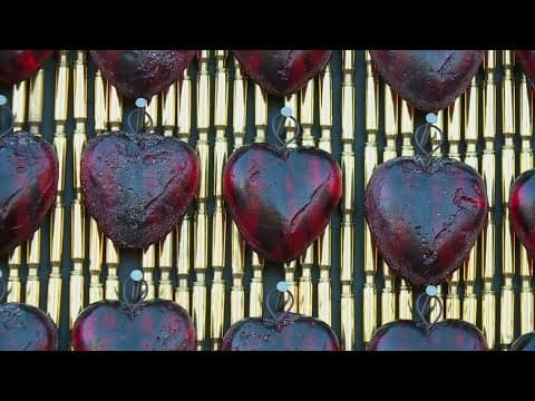 Local artist memorializes murder victims in New Orleans with heart display