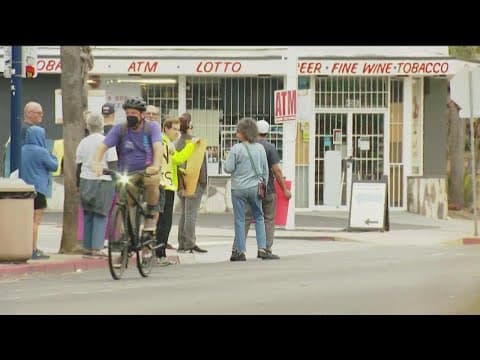 Rally against bike lanes on Park Boulevard