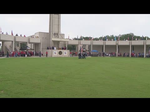 Hundreds visit Houston National Cemetery to pay respects on Memorial Day