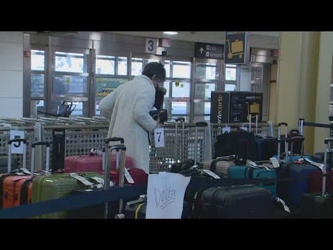 Over 400 unclaimed bags spotted at Reagan following Monday snowstorm