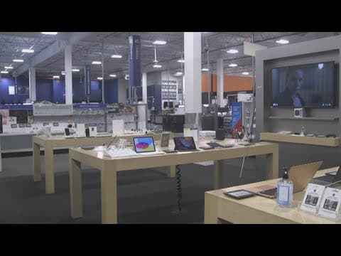 Here are some tips for buying a tech gift this holiday season