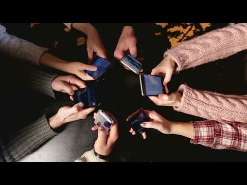 Texas school district votes to ban smartphones