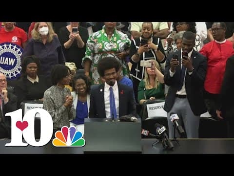 'You can't expel hope': Shelby County leaders vote to reinstate Tennessee Rep. Justin Pearson