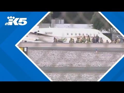 At least one dead when 2 jets collide on Arizona runway