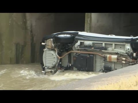 Search continues for missing North Texas 8-year-old girl after family car crashes into ditch