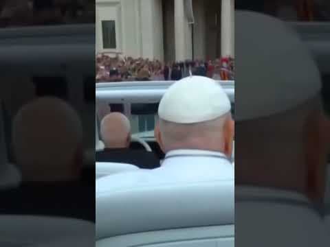 World mourns Pope Francis