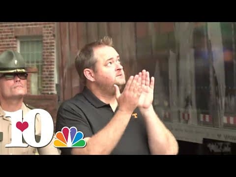 Tennessee Vols arrive at Ben Hill Griffin Stadium ahead of Florida matchup