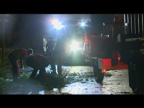 Thousands without power as strong storms sweep through the metro