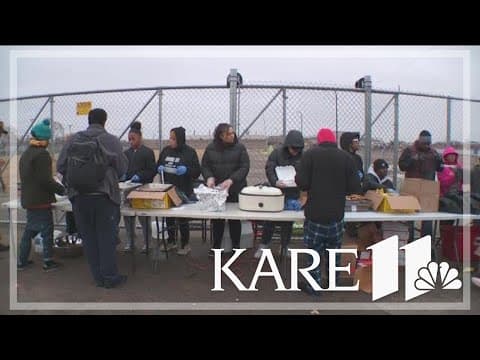 Volunteers lend holiday helping hand at Minneapolis encampment