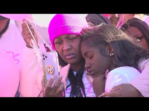Hundreds turn out to memorialize slain Warren Easton student