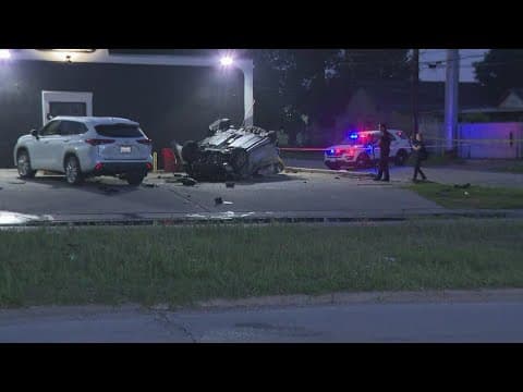 2 dead, 2 injured after chase ends in crash in southeast Houston, police say