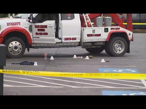 BREAKING: Man shot during robbery at Lynnwood 7-Eleven