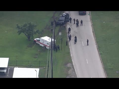 Suspect in stolen ambulance leads Houston police on chase