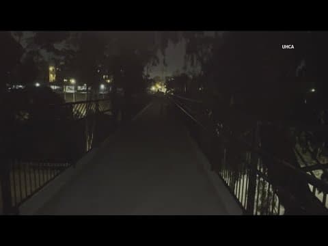 Broken lights on Vermont Street bridge leave San Diego walkers in the dark
